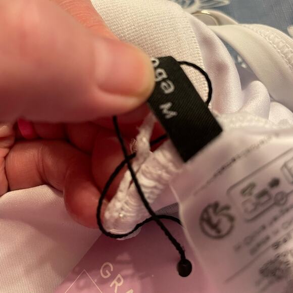 Floral Blue and White Tankini with skirt bottom. NWT Size M,  Adjustable Straps - Picture 5 of 5